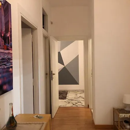 Cornelius ゲストハウス ローマ